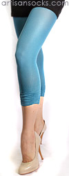 Fun Scrunched Bottom Capri Length Fashion Leggings Blue