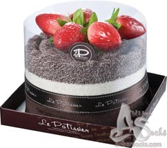 Cake Towel Gifts Tiramisu Whole Cake with Strawberries