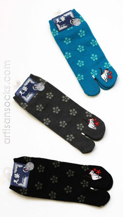 Japanese Cats and Flowers Tabi Socks; 3 color choices